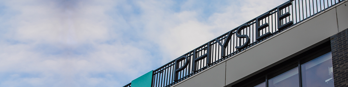 Physee 1200×300 Copyright: Physee