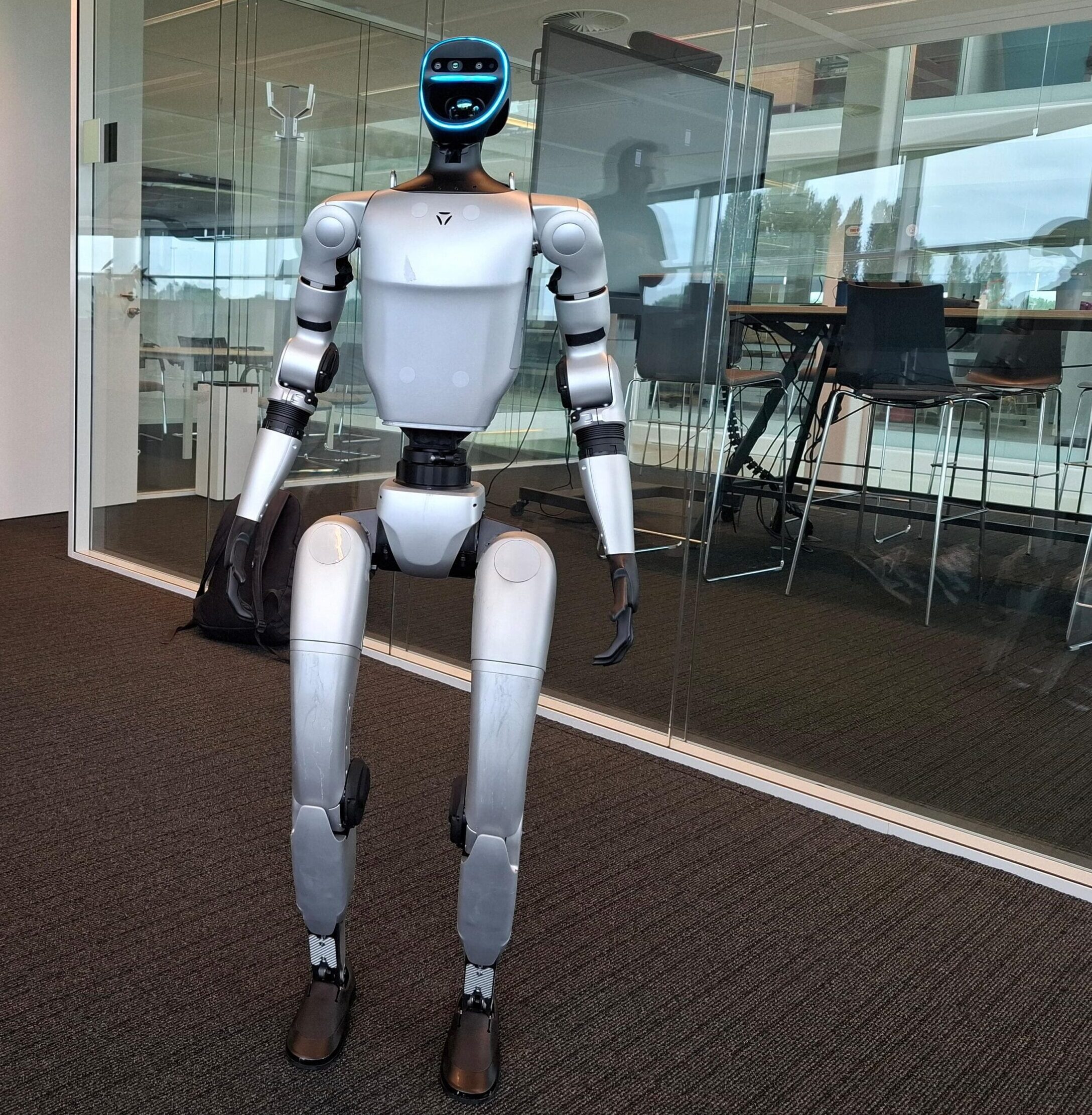 Do IoT Fieldlab humanoid robot